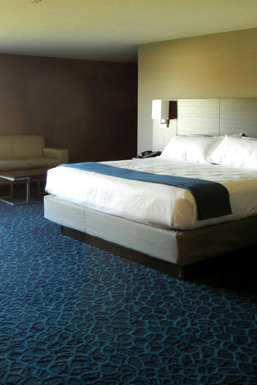 Hotel Holiday Inn Express & Suites Sidney photo 4