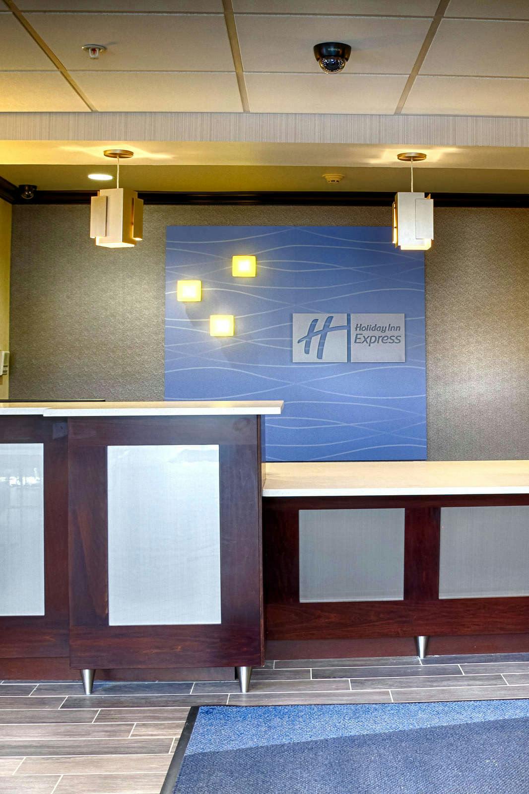 Hotel Holiday Inn Express & Suites Sidney photo 1