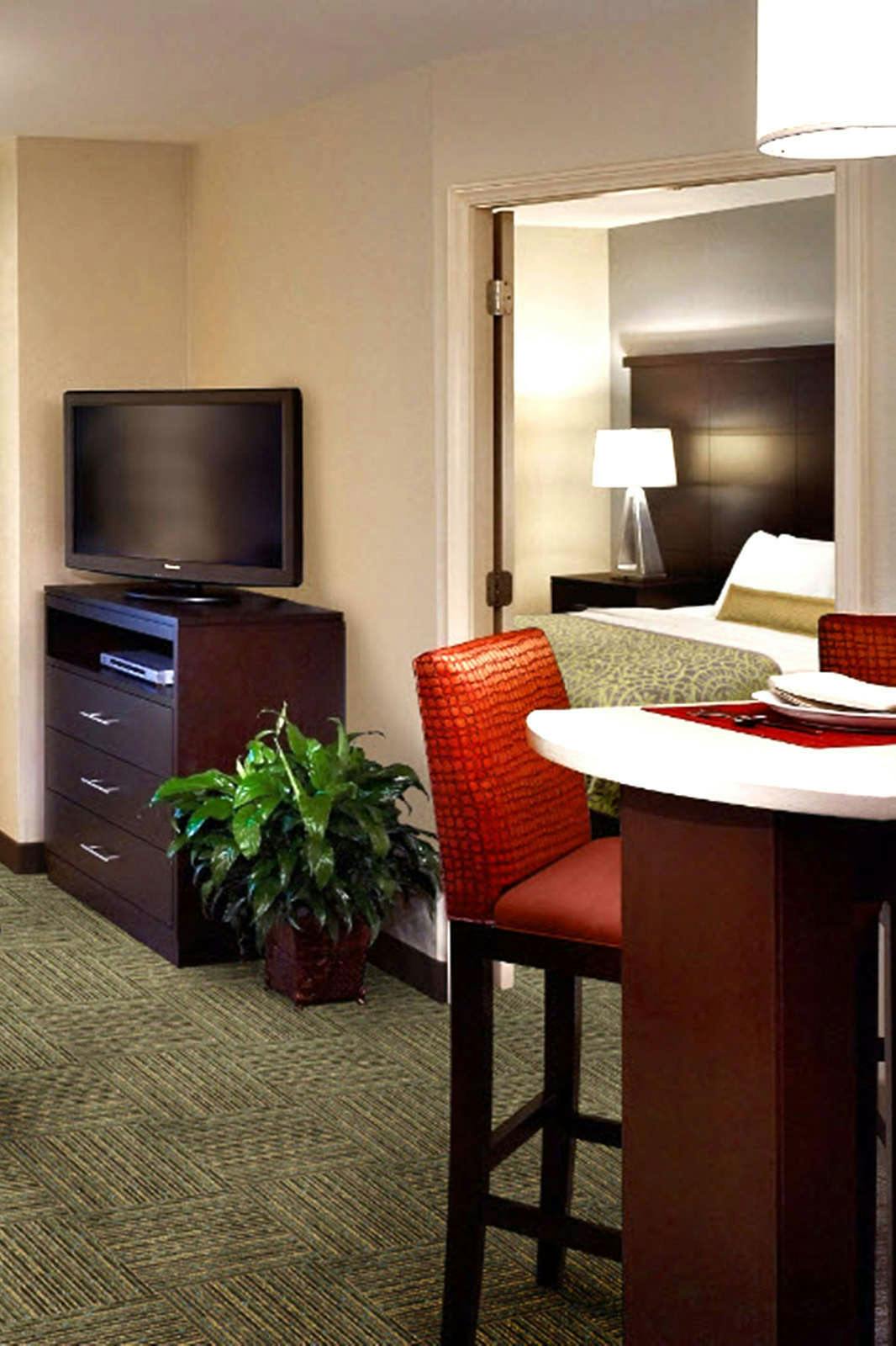 Hotel Staybridge Suites Albany Wolf Roadd Colonie Center photo 2