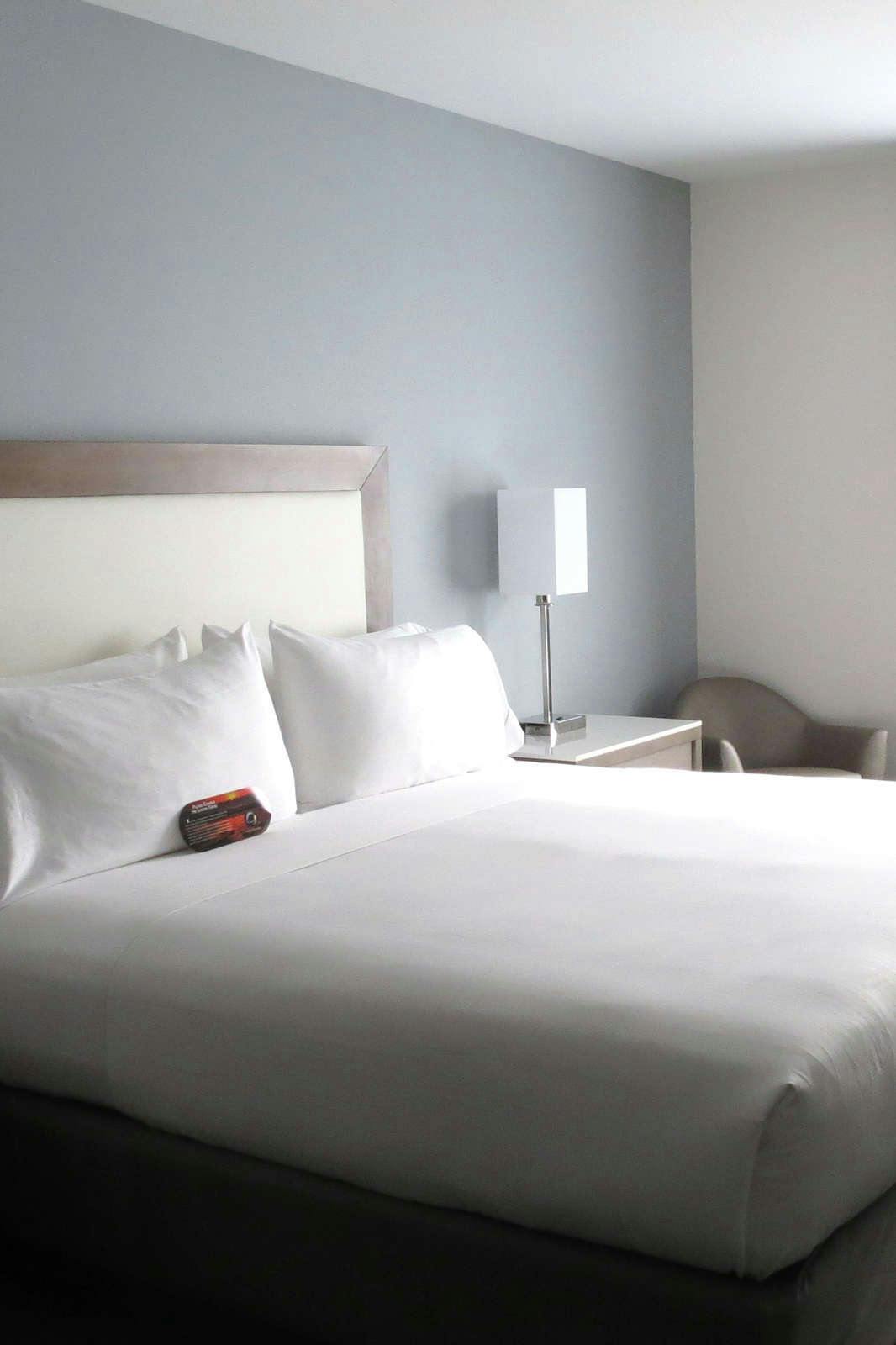 Hotel Holiday Inn Express & Suites San Diego Hotel Circle photo 3