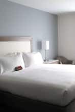 Hotel Holiday Inn Express & Suites San Diego Hotel Circle photo 3