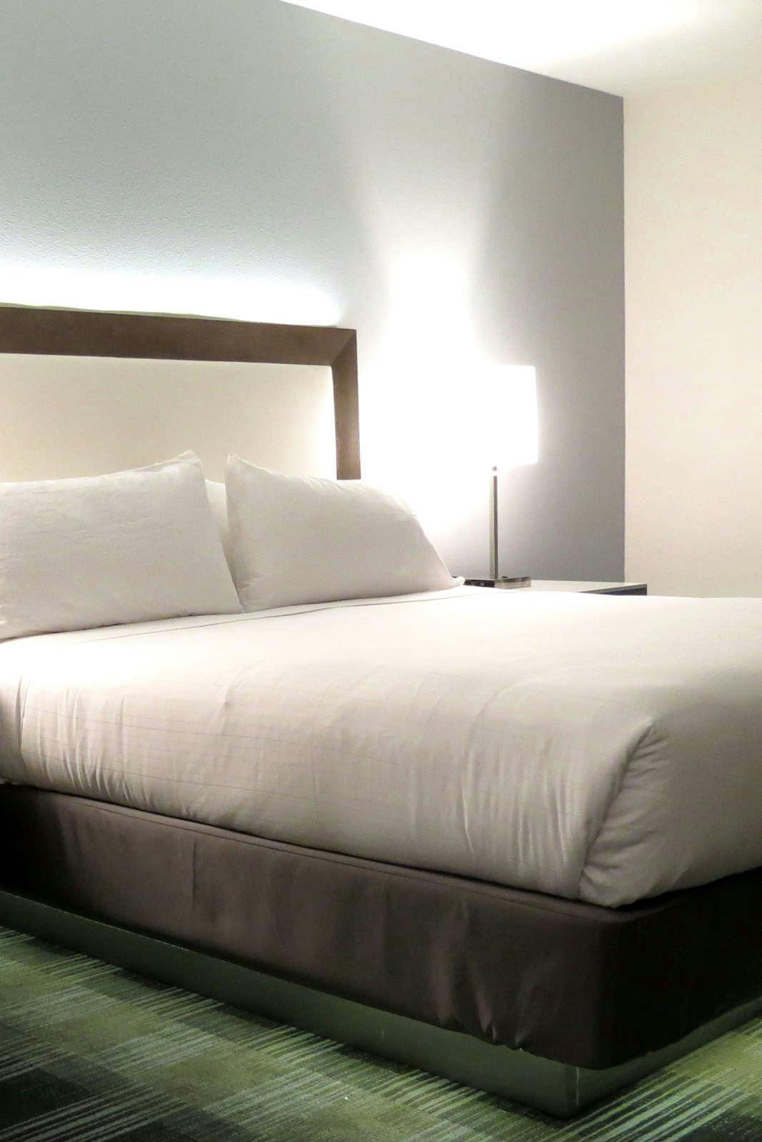 Hotel Holiday Inn Express & Suites San Diego Hotel Circle photo 2