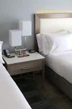 Hotel Holiday Inn Express & Suites San Diego Hotel Circle photo 4
