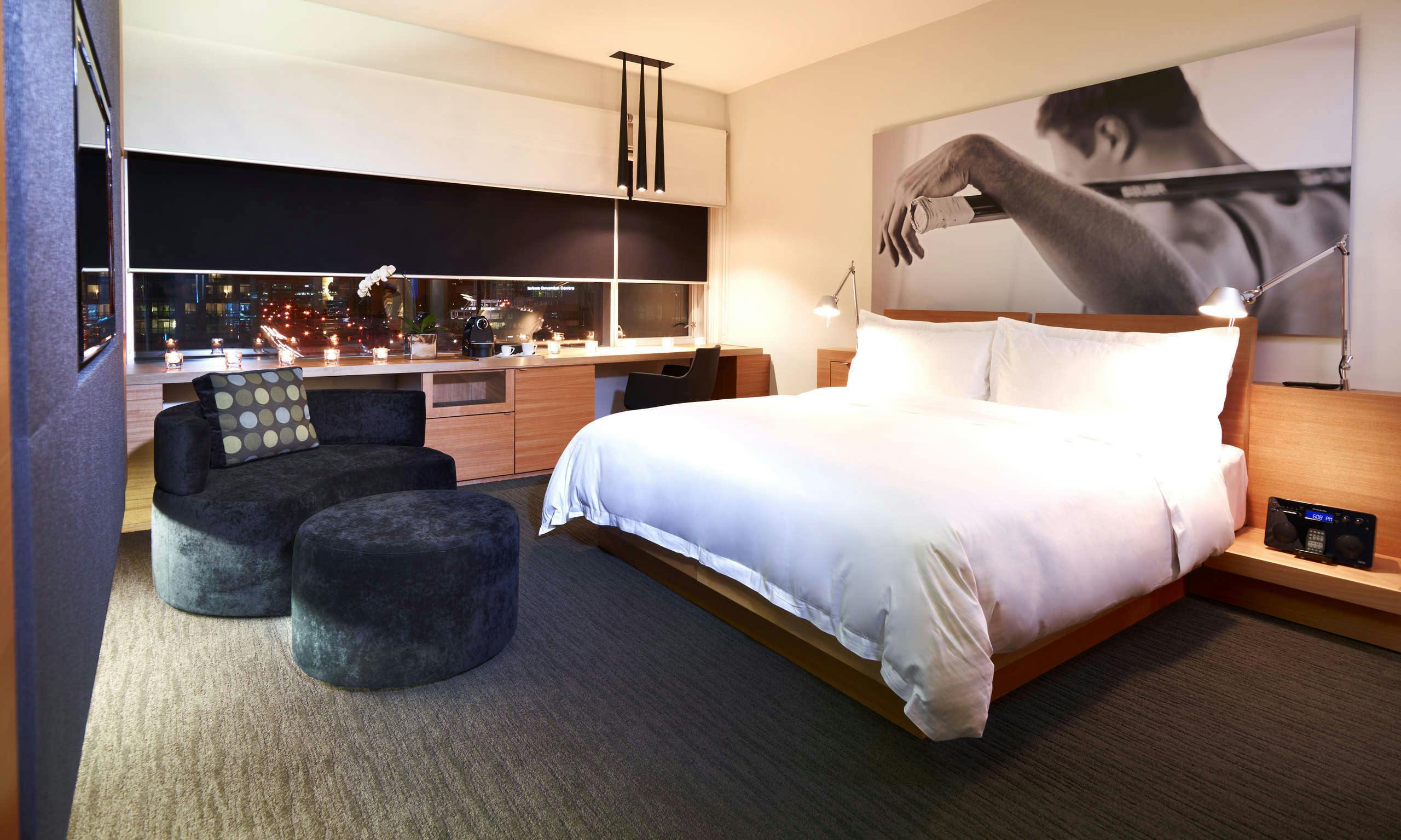 Hotel Le Germain Maple Leaf Square