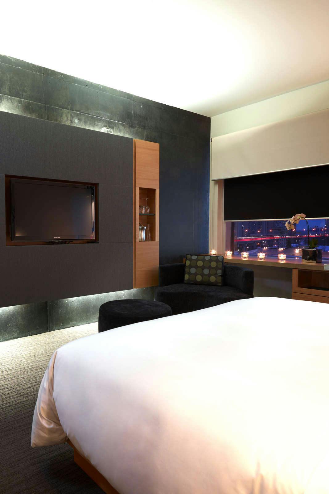 Hotel Hotel Le Germain Maple Leaf Square photo 5