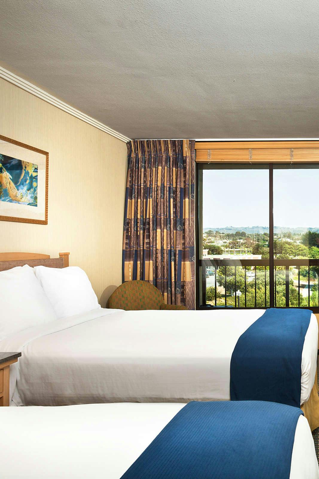Hotel Holiday Inn Express At Monterey Bay photo 1