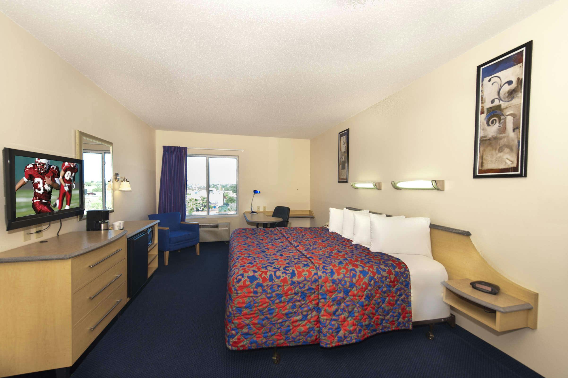 Hotel Quality Inn Laredo - Nuevo Laredo photo 2