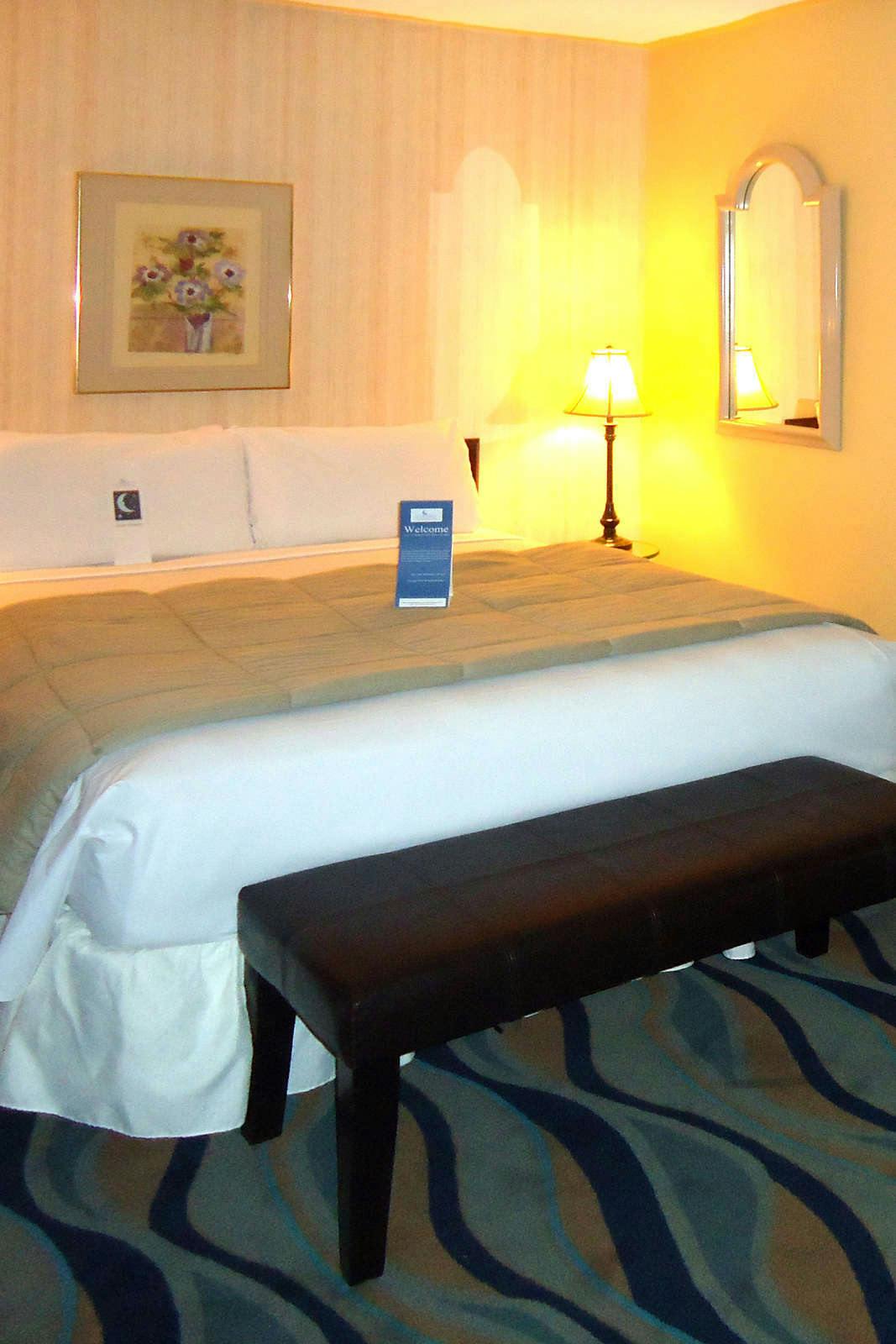 Hotel Bayside Inn & Waterfront Suites photo 3