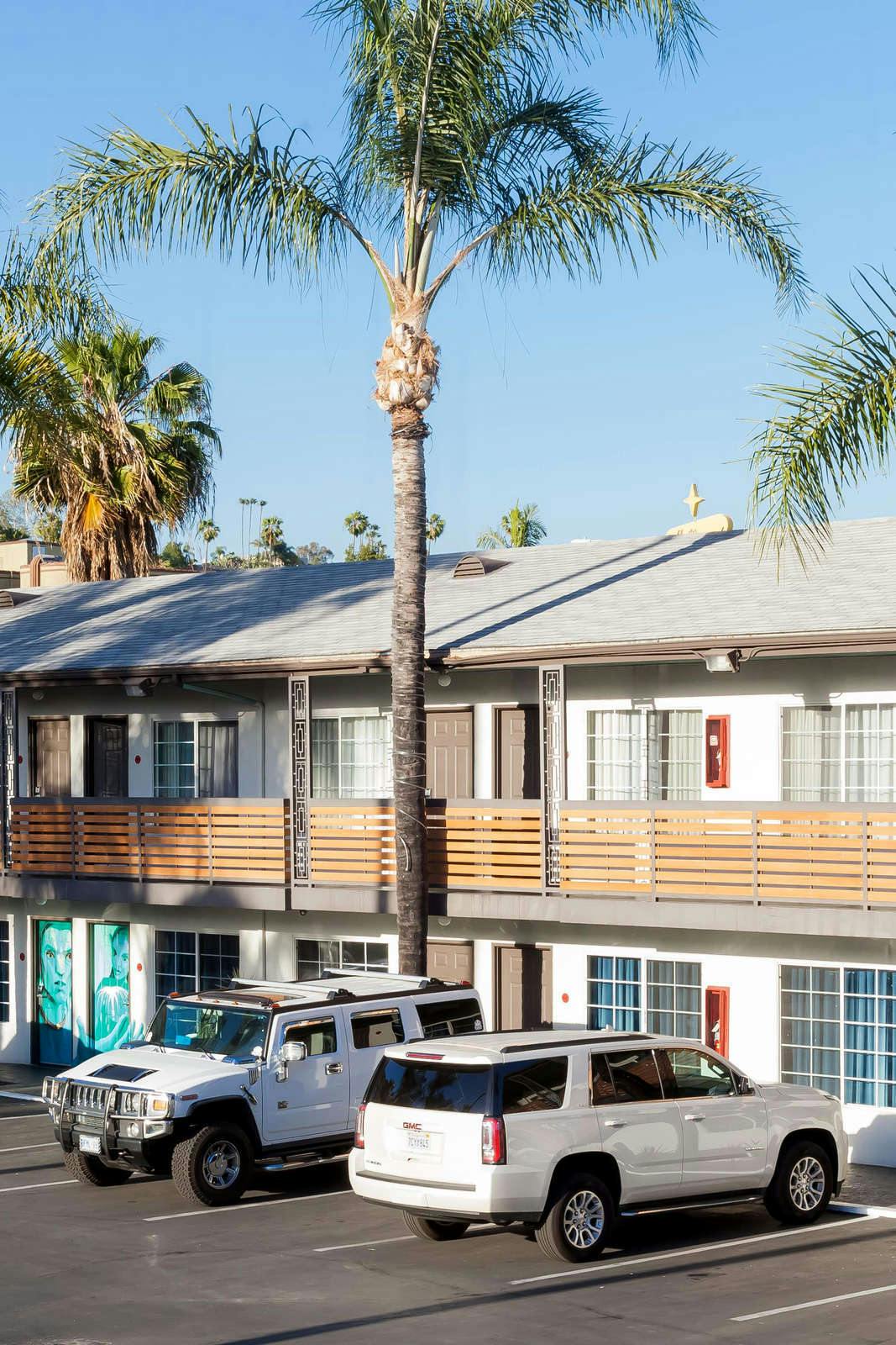 Dixie Hollywood Hotel