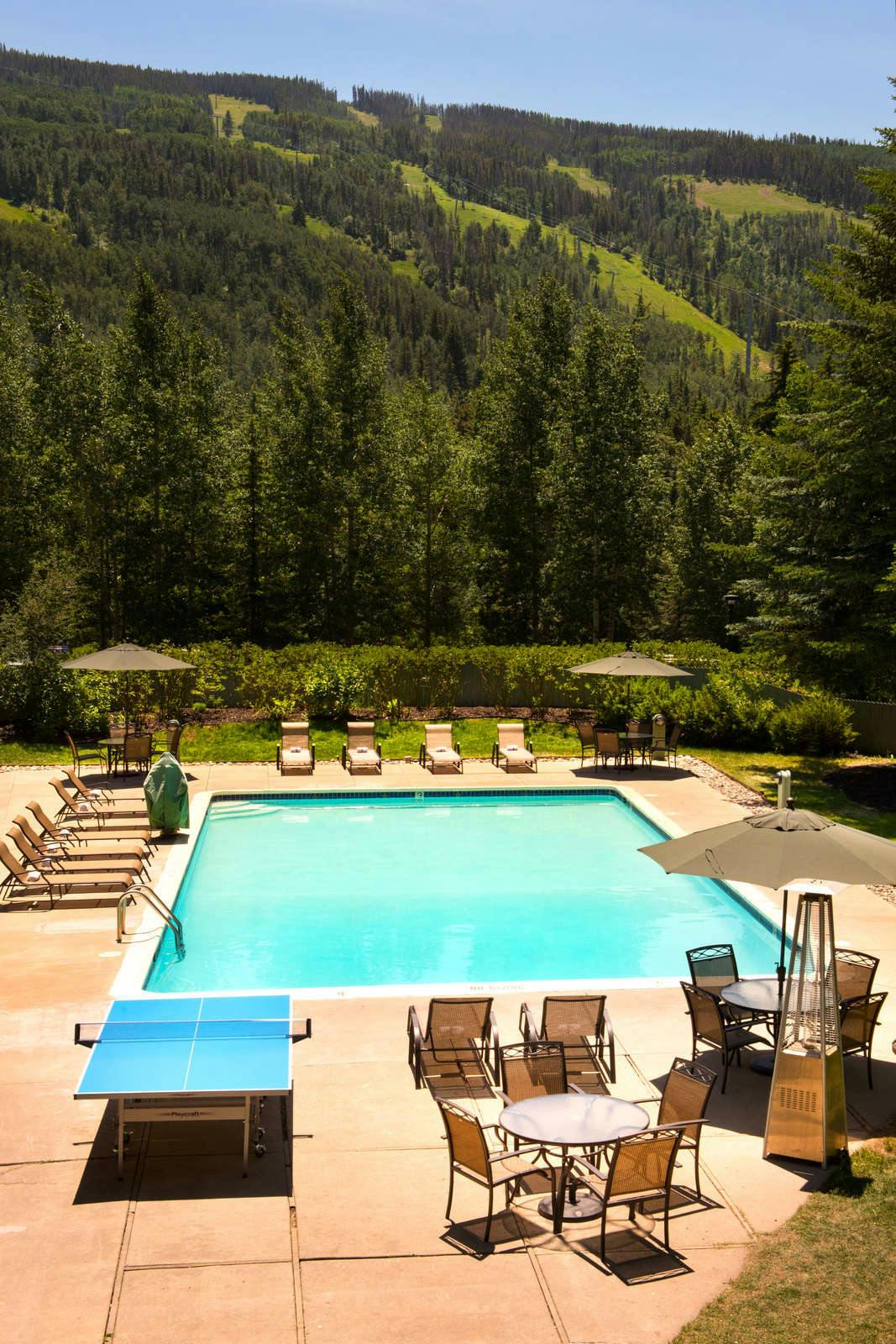 Hotel Evergreen Lodge photo 1