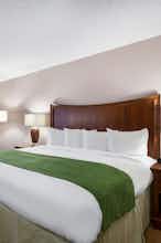Hotel Wingate by Wyndham Lincoln Airport East I-80 photo 1