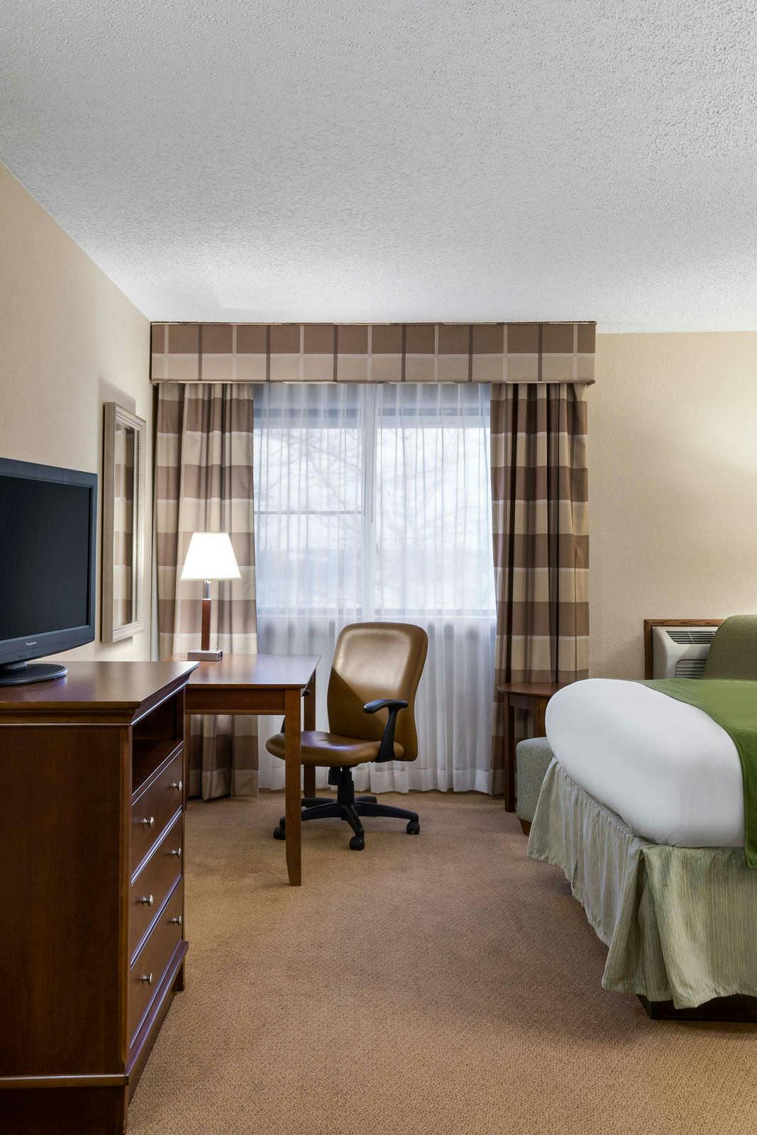 Hotel Wingate by Wyndham Lincoln Airport East I-80 photo 2