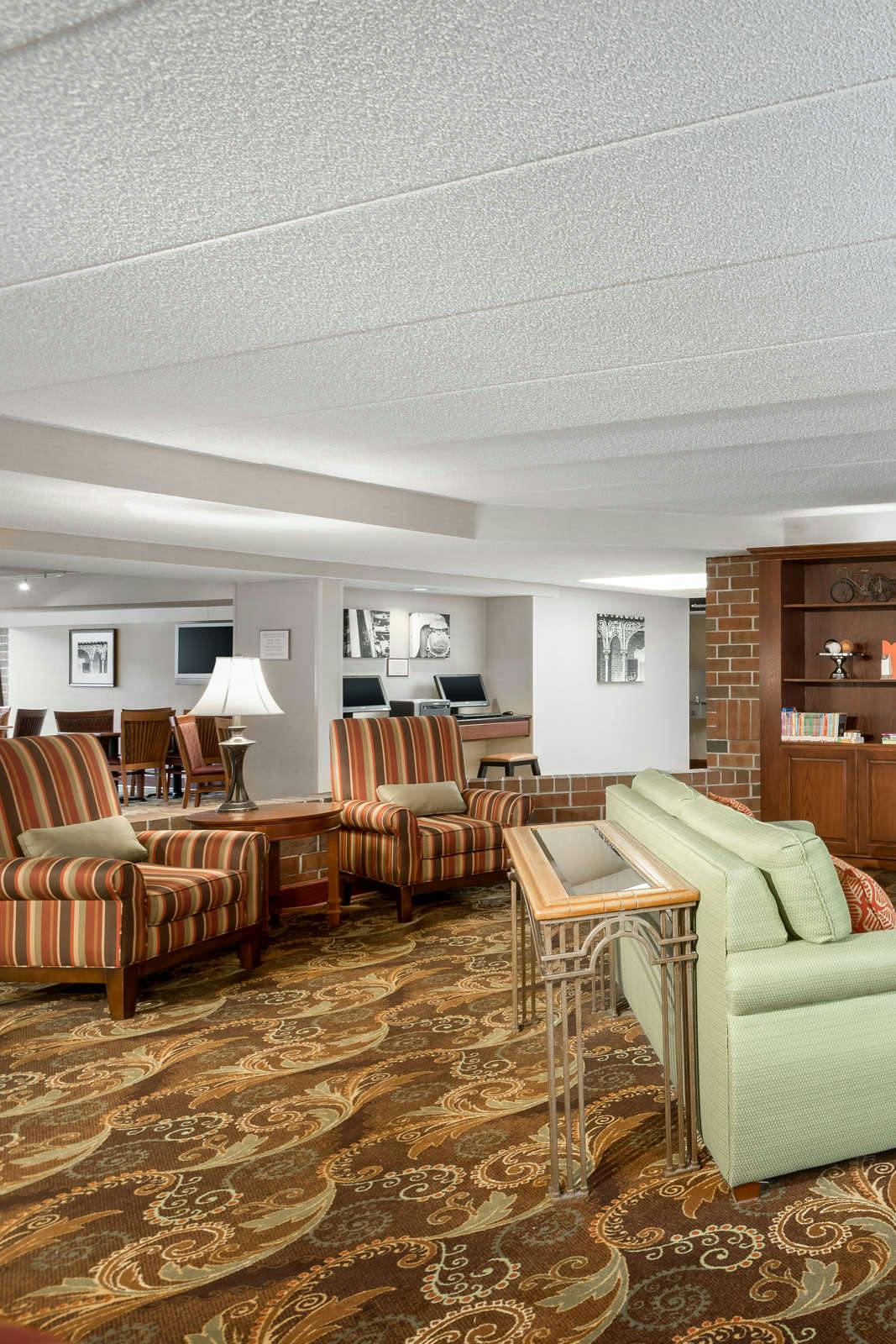 Hotel Wingate by Wyndham Lincoln Airport East I-80 photo 4