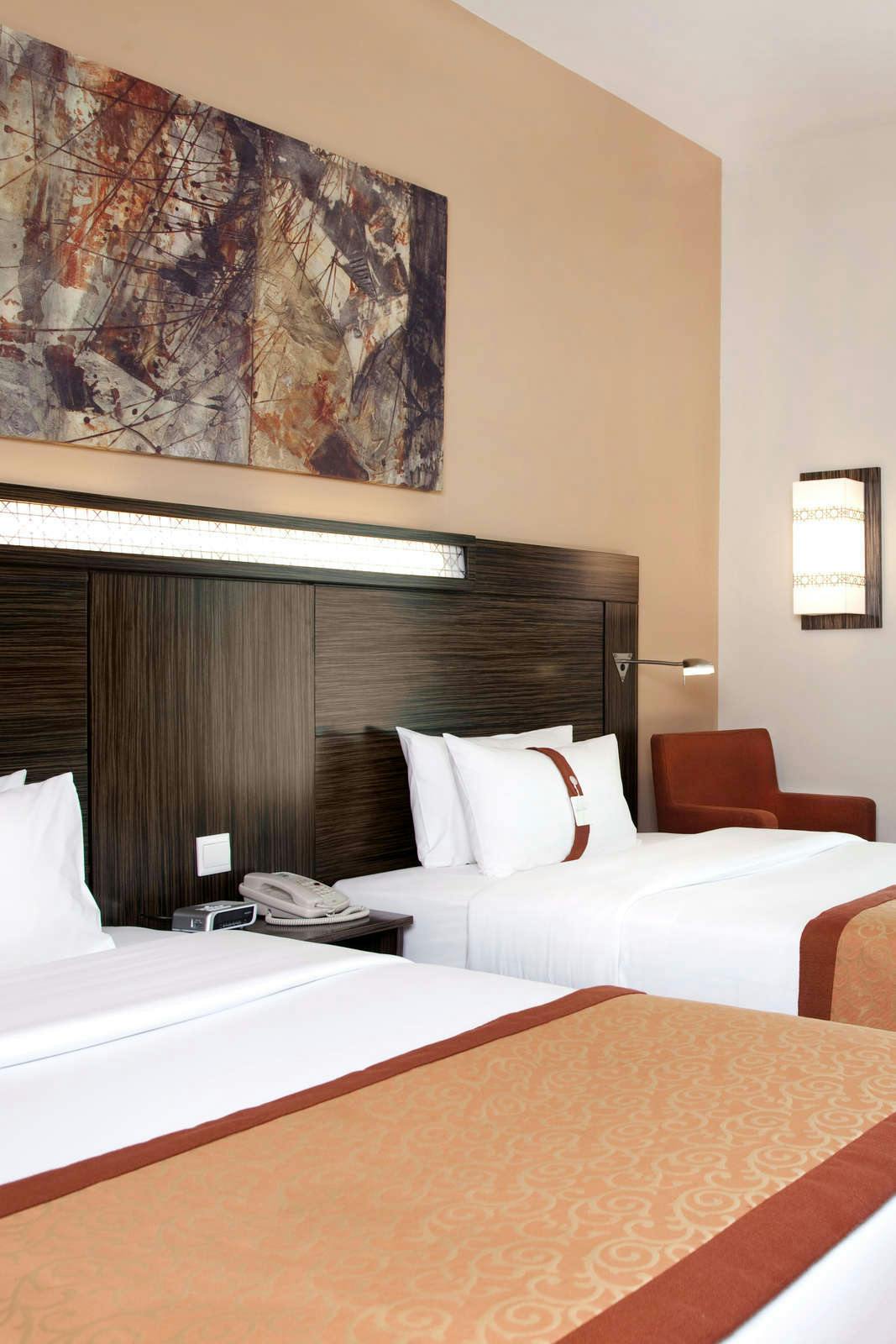 Hotel Holiday Inn Express Dubai Safa Park photo 1