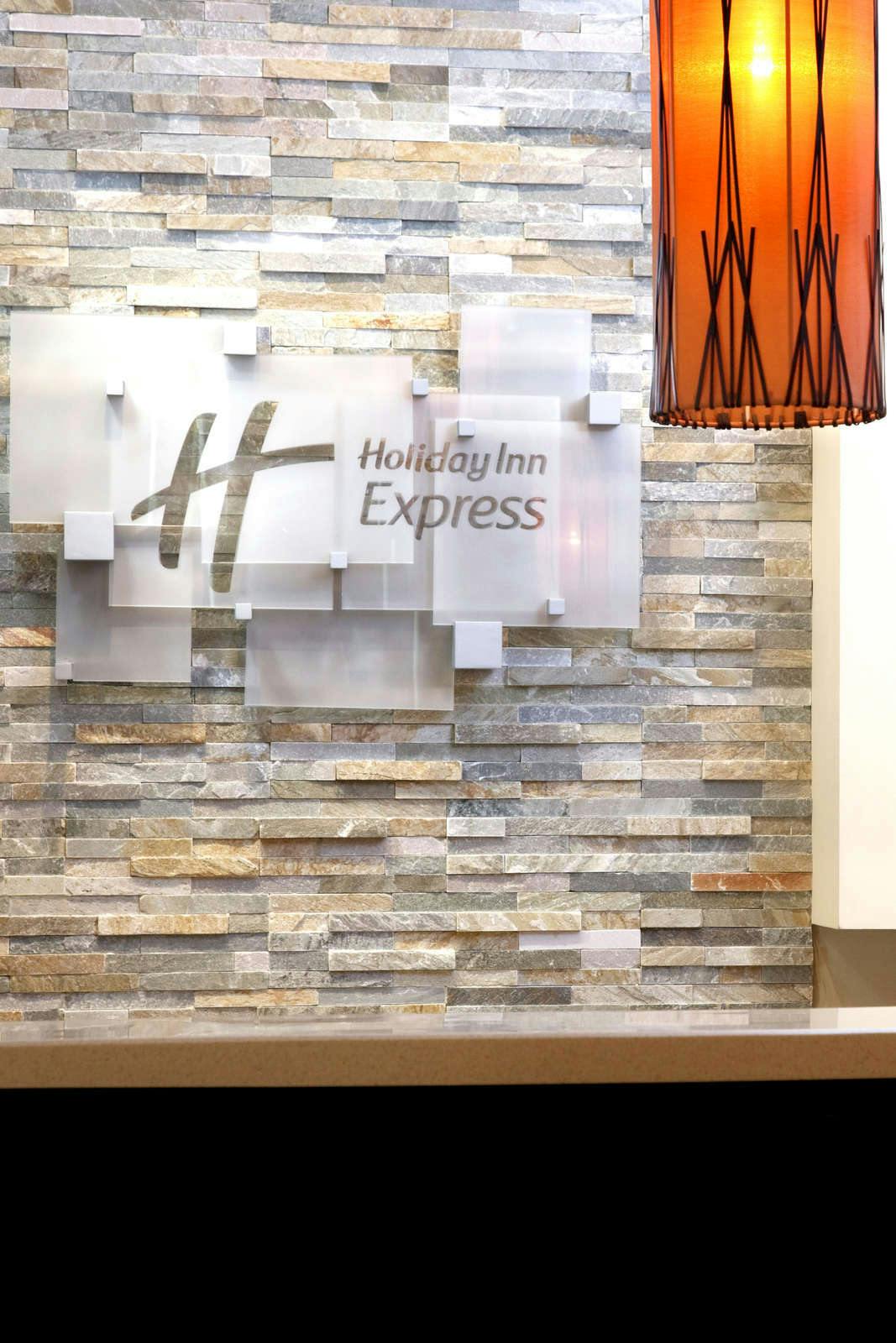 Hotel Holiday Inn Express Dubai Safa Park photo 3