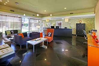Hotel 7 Springs Inn & Suites photo 2