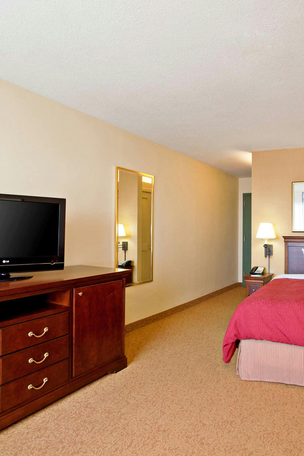 Hotel Country Inn & Suites by Radisson, San Diego North, CA photo 3