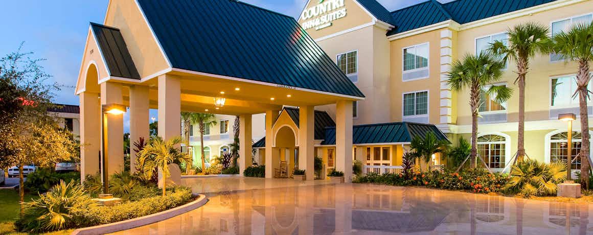 Country Inn & Suites by Radisson, Vero Beach-I-95, FL