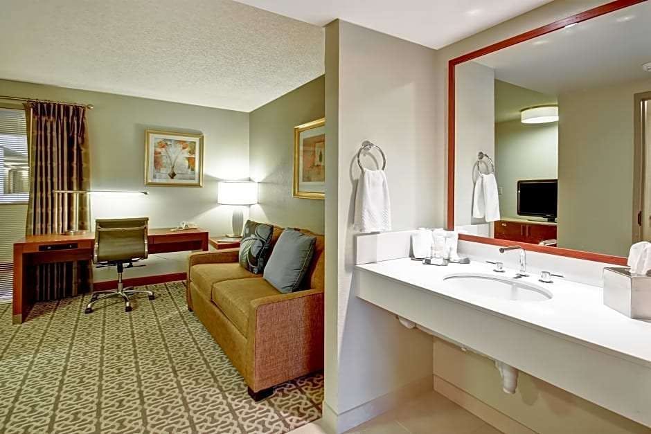 Doubletree Suites By Hilton Seattle Airport Southcenter Seattle