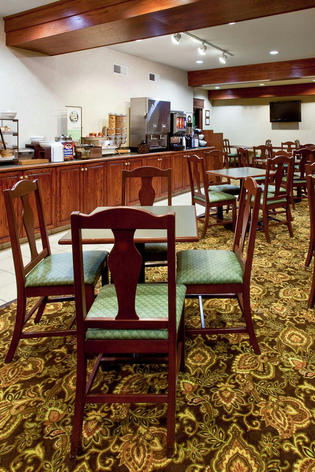 Hotel Country Inn & Suites by Radisson, Council Bluffs, IA photo 4