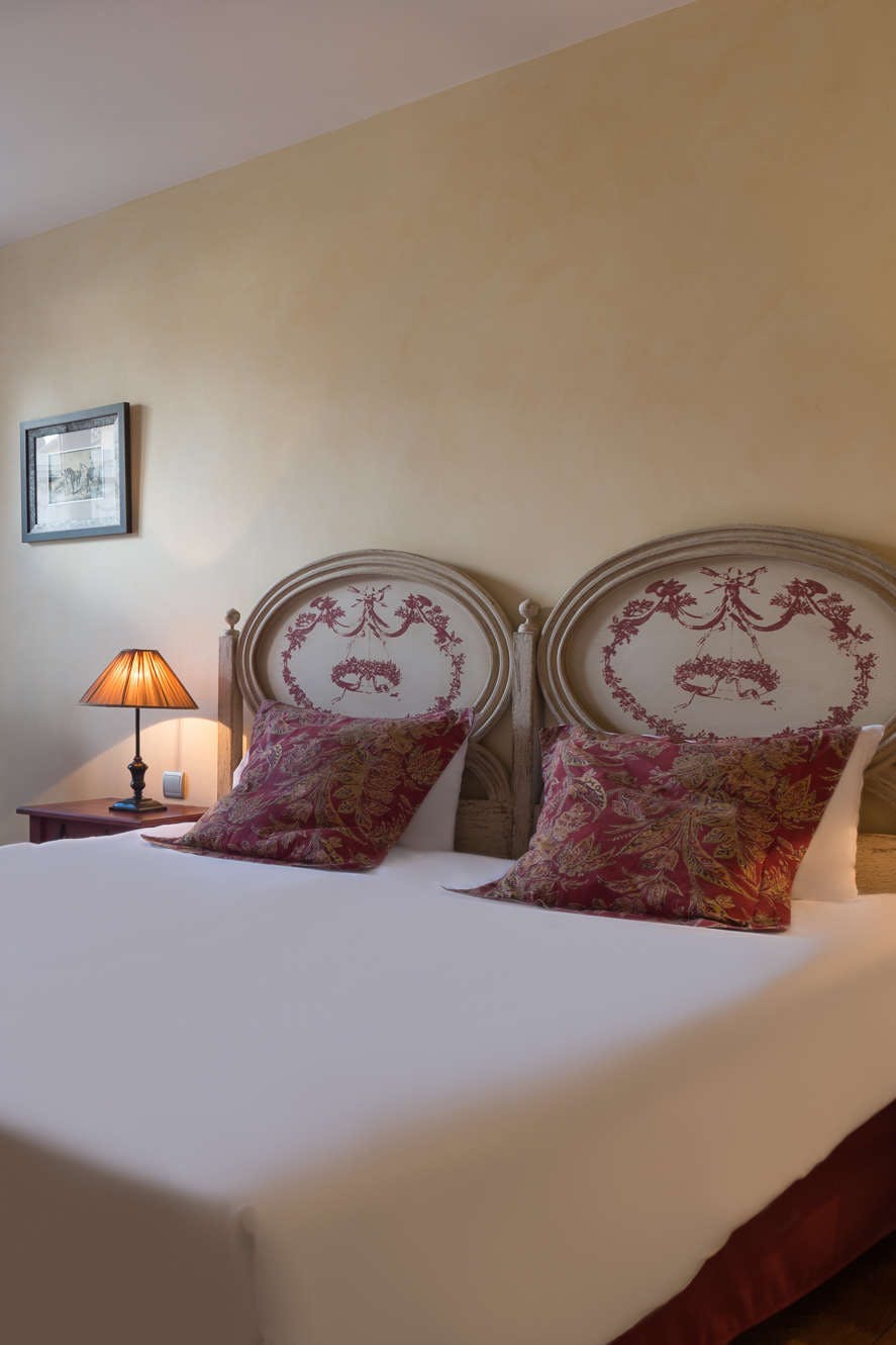 Hotel Hotel Aux Vieux Remparts, The Originals Relais photo 1