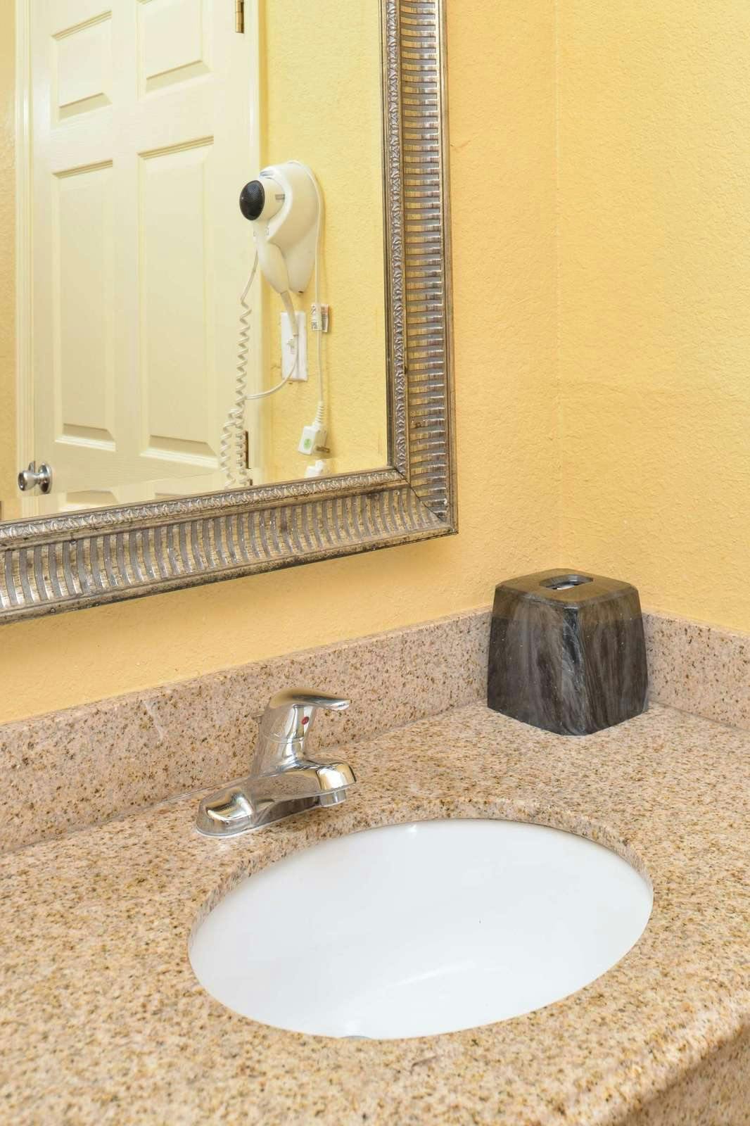 Hotel Americas Best Value Inn Winnsboro, LA photo 5