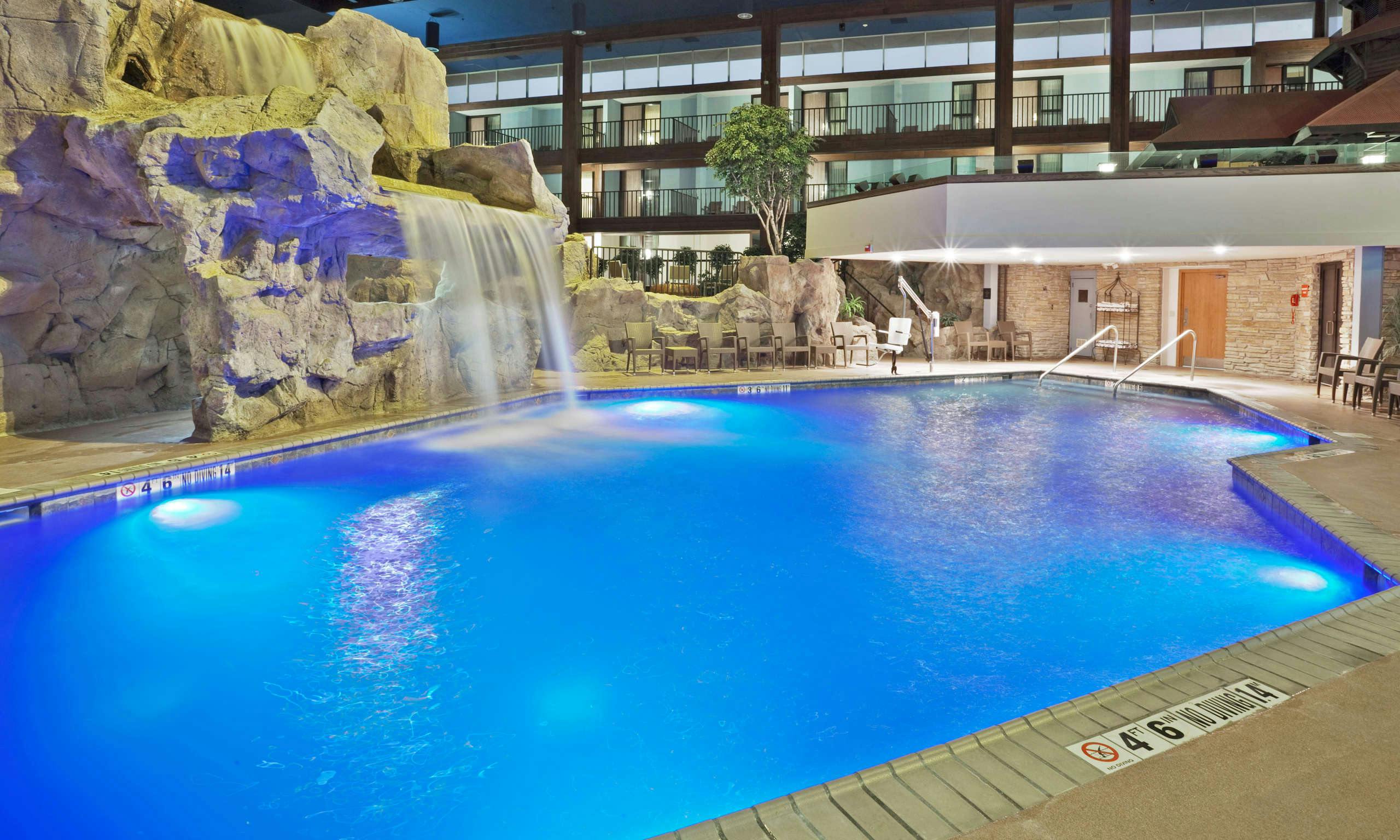 Radisson Hotel At Star Plaza