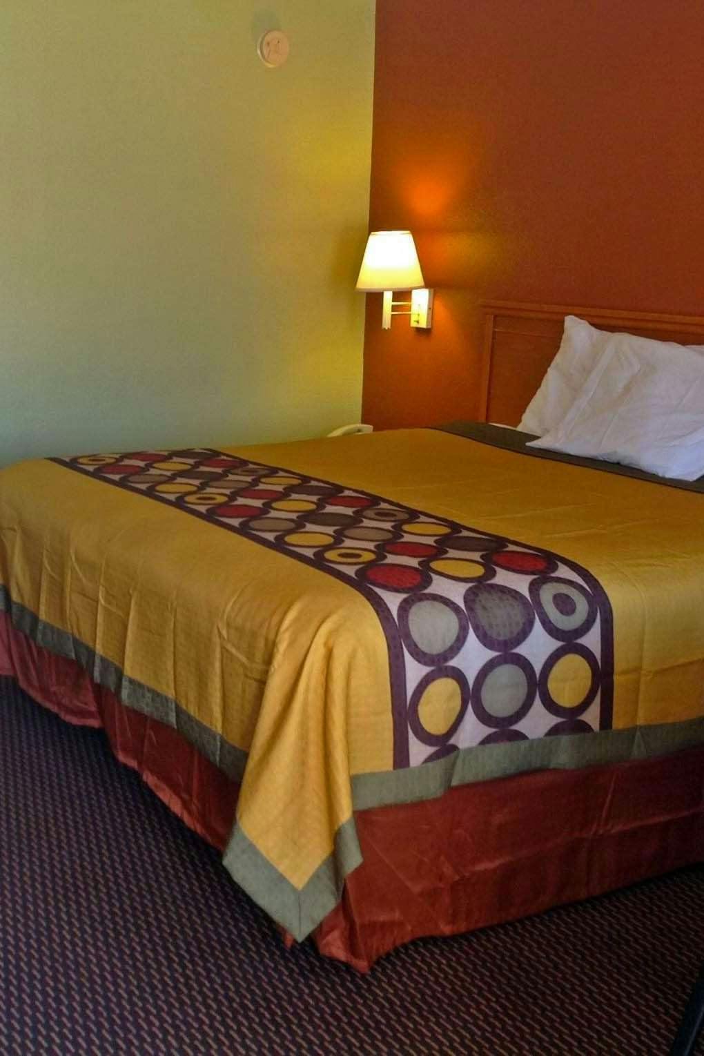 Hotel Americas Best Value Inn Pryor photo 1