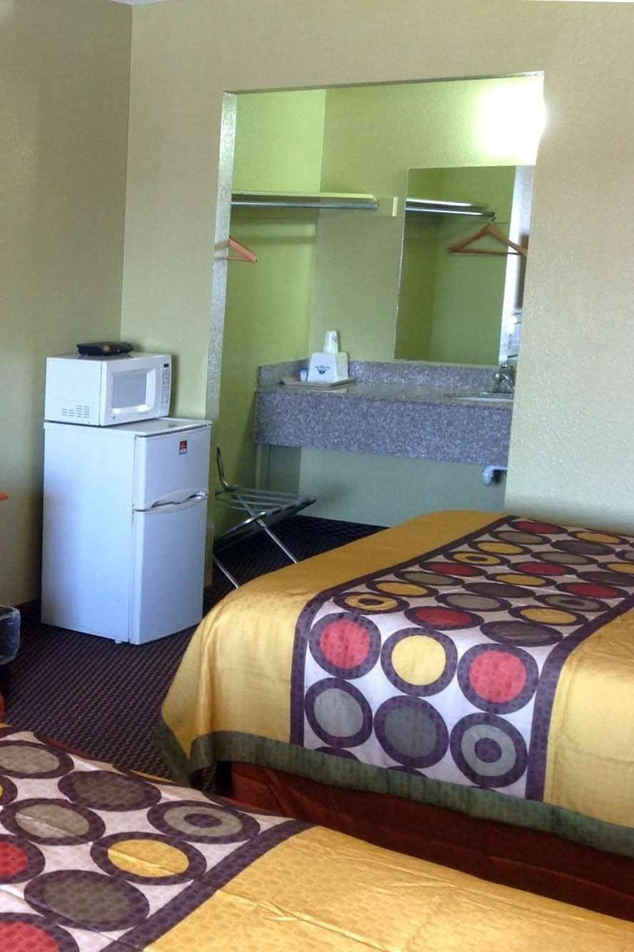 Hotel Americas Best Value Inn Pryor photo 4