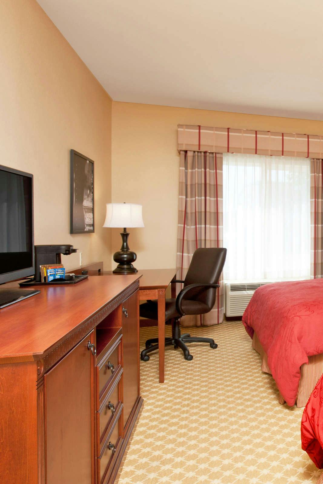 Hotel Country Inn & Suites by Radisson, Bloomington-Normal Airport, IL photo 5