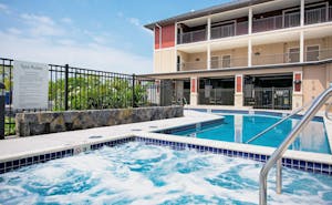 Holiday Inn Express & Suites Kailua Kona