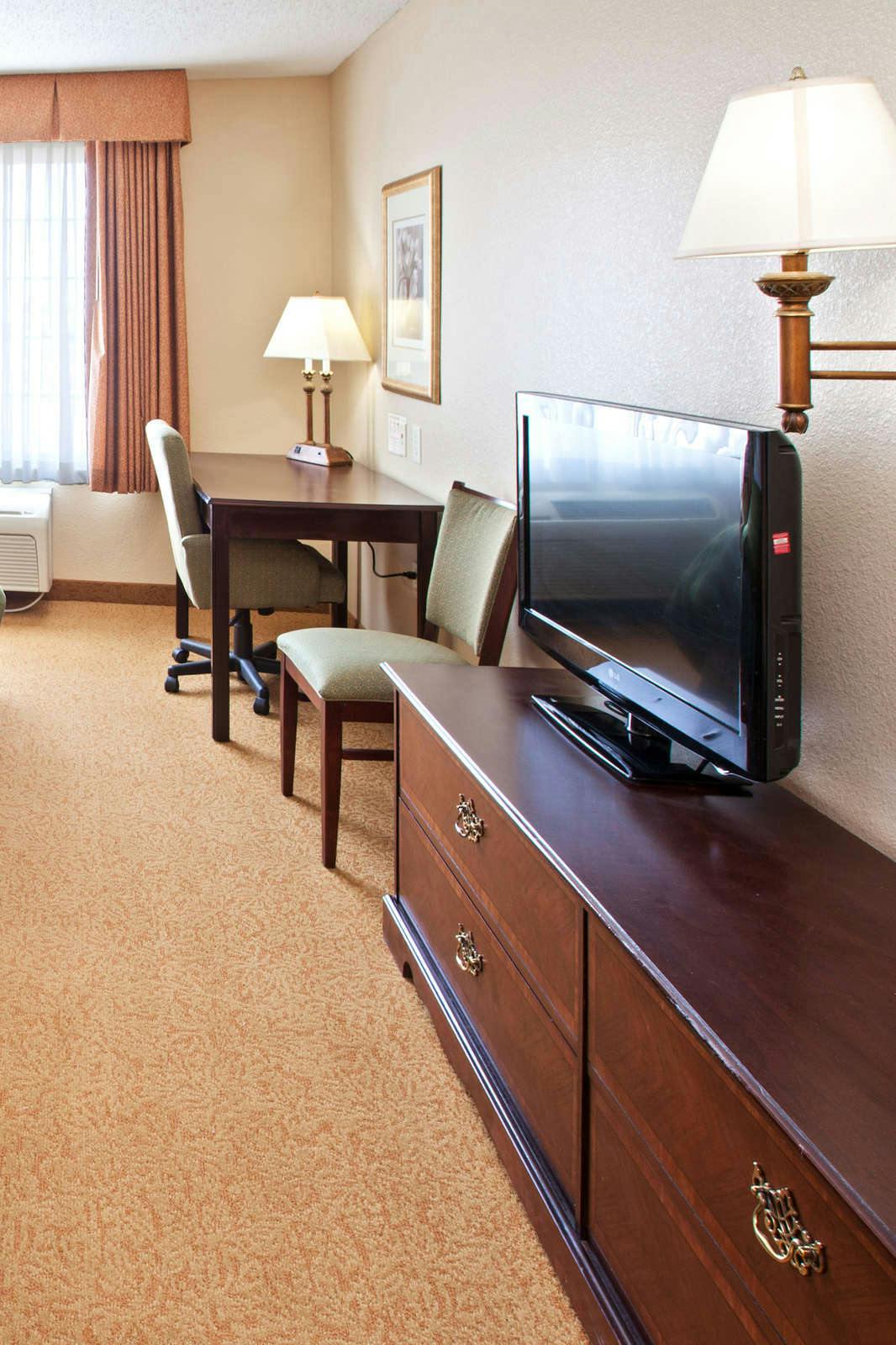 Hotel Country Inn & Suites by Radisson, Indianapolis Airport South, IN photo 3