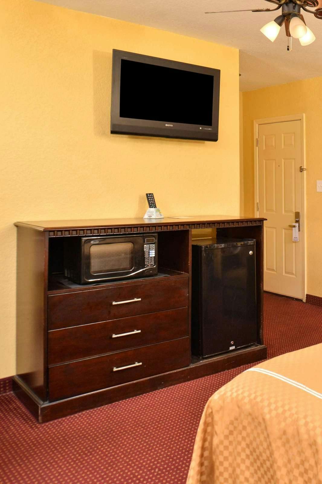 Hotel Americas Best Value Inn Winnsboro, LA photo 3