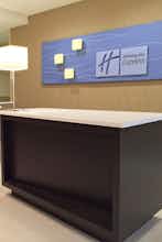 Hotel Holiday Inn Express Arlington Heights photo 1