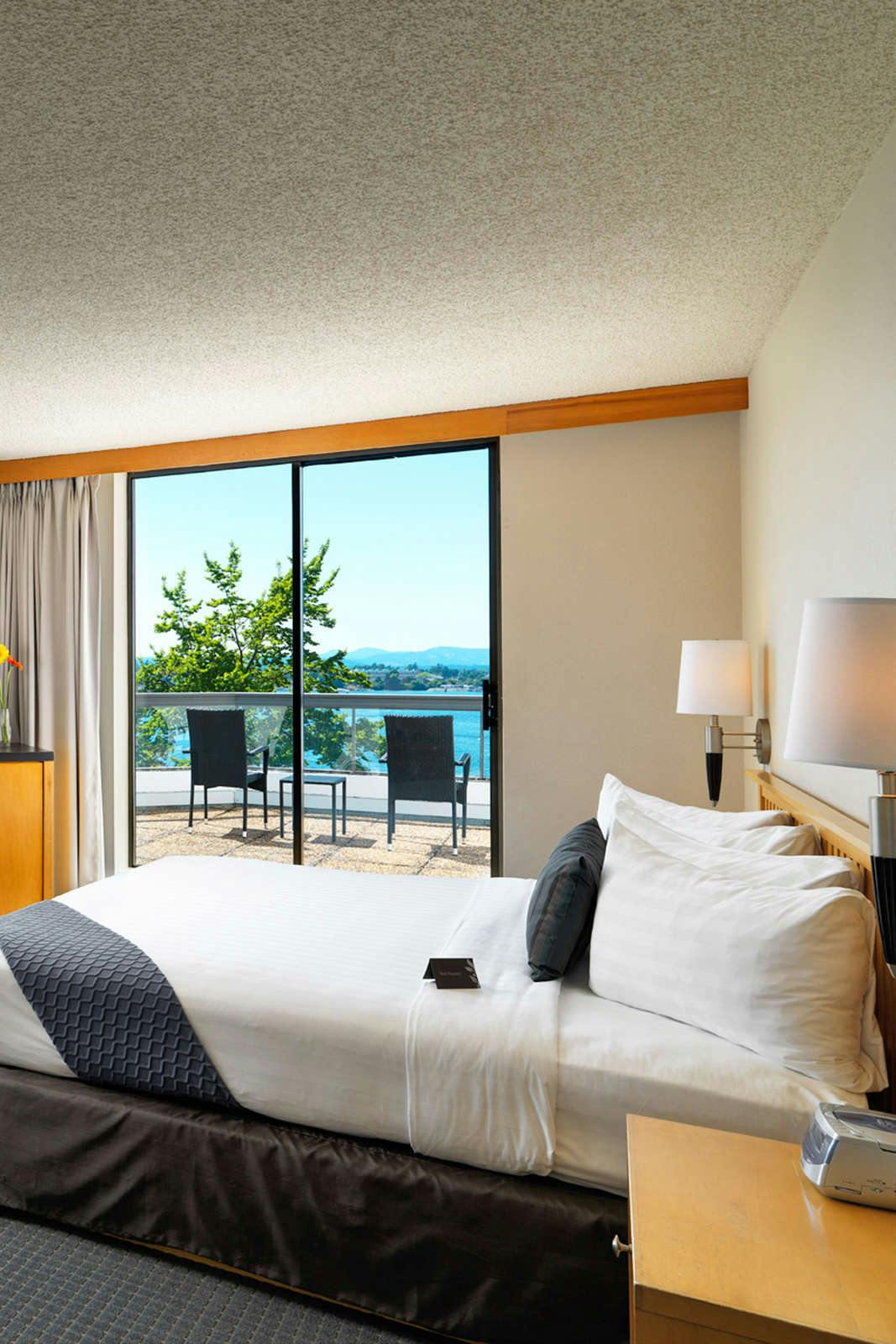 Hotel Inn at Laurel Point photo 2