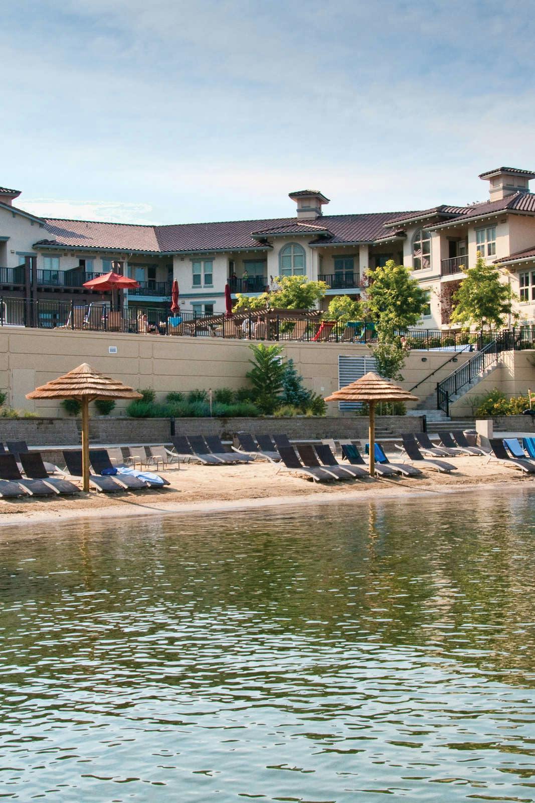 Hotel Walnut Beach Resort photo 2