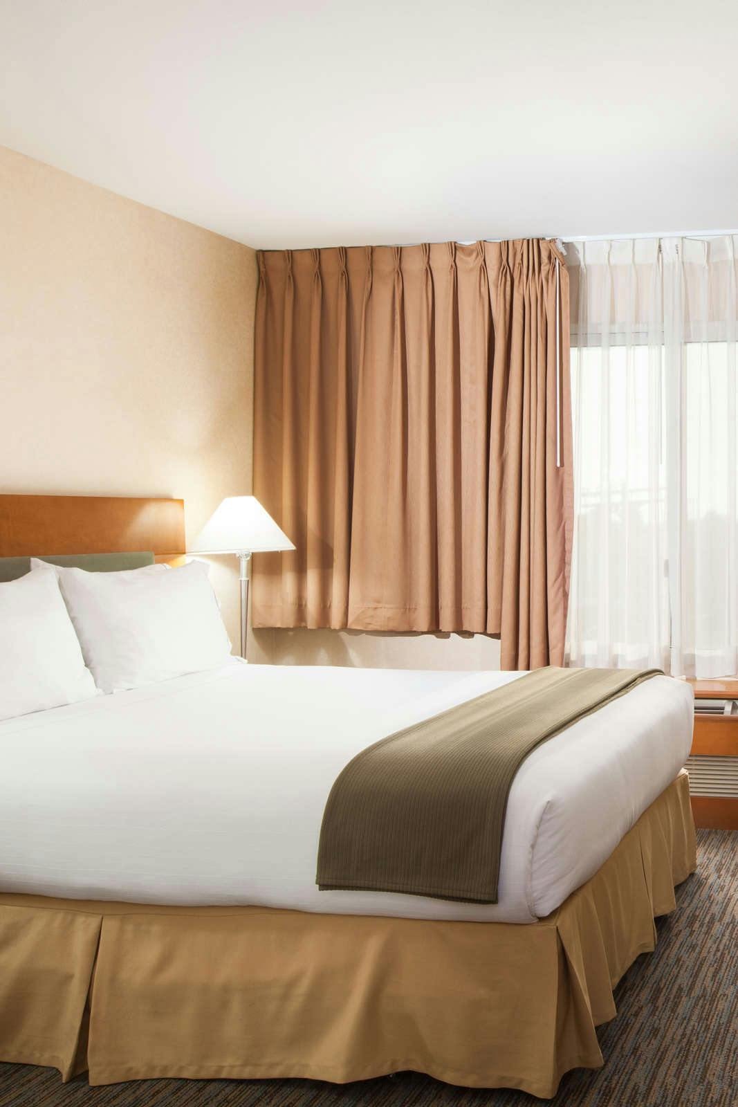 Hotel Holiday Inn Express West Los Angeles photo 2