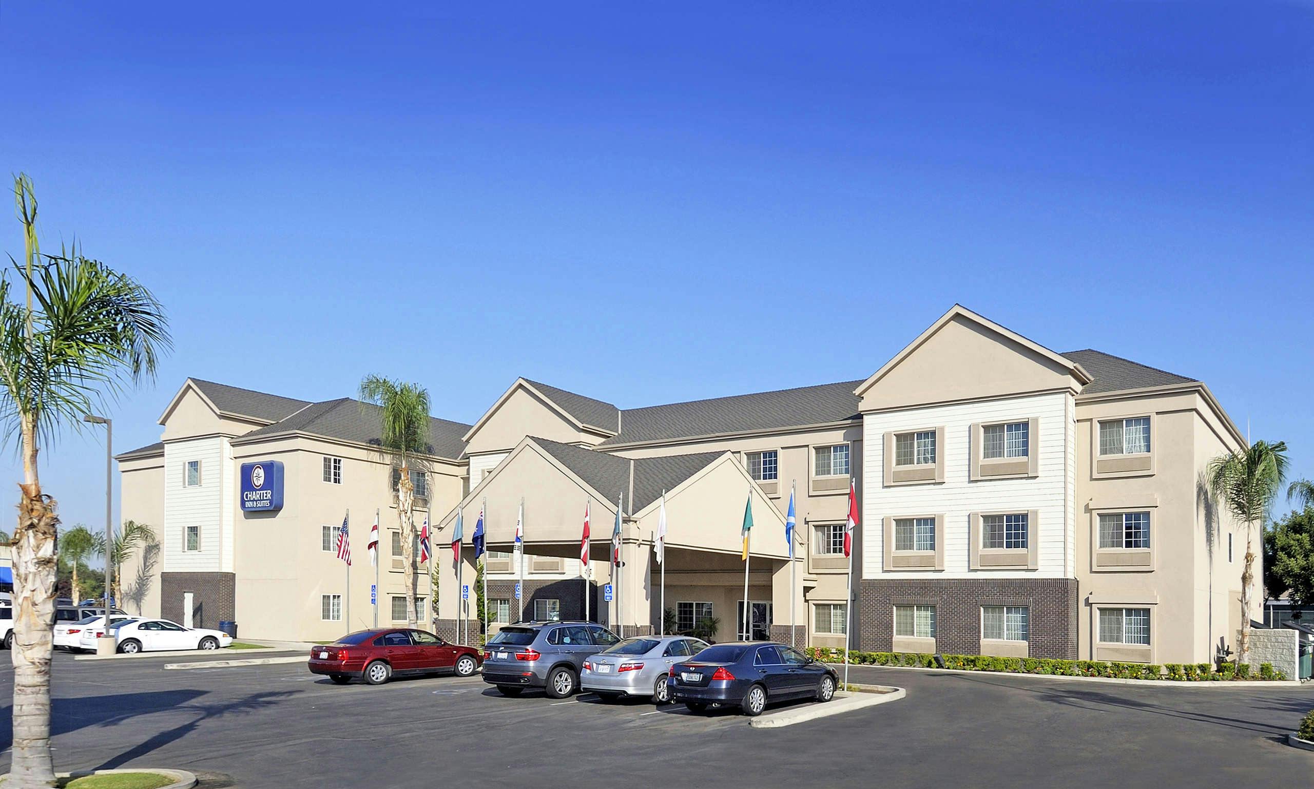 Holiday Inn Express & Suites Tulare