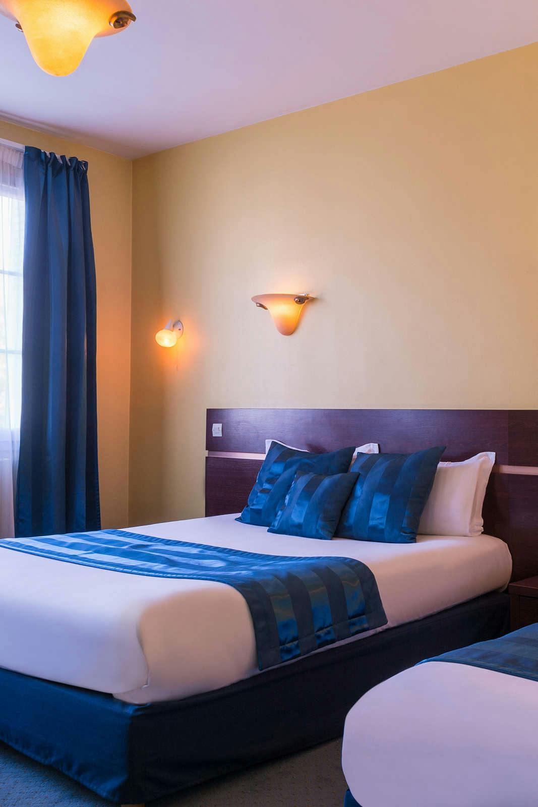 Hotel The Originals City, Hotel Cathedrale, Lisieux photo 3