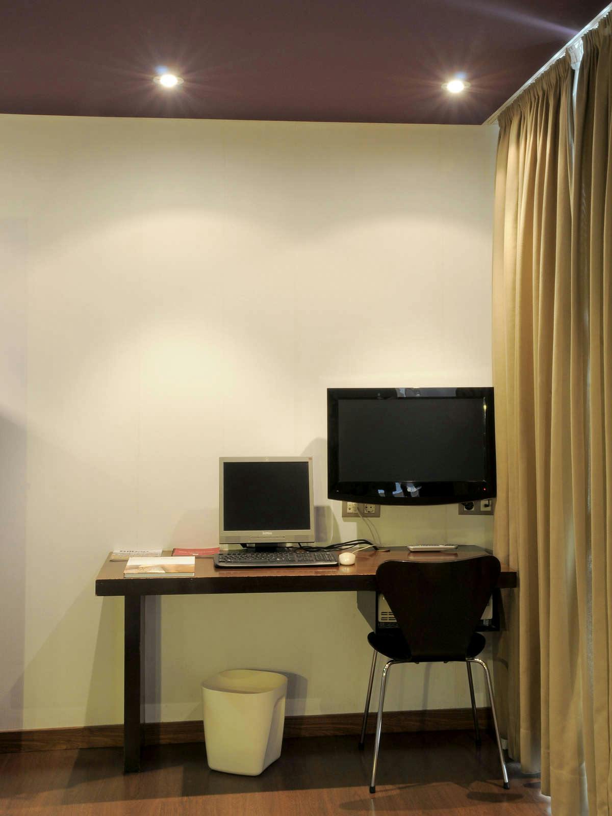 Hotel Petit Palace Arana photo 2