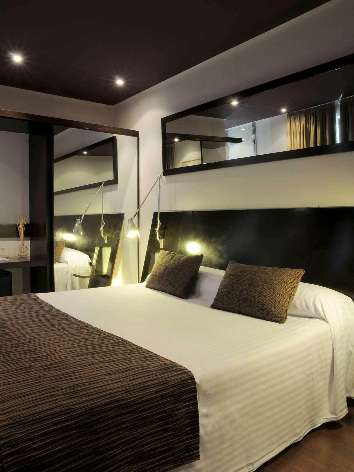 Hotel Petit Palace Arana photo 1