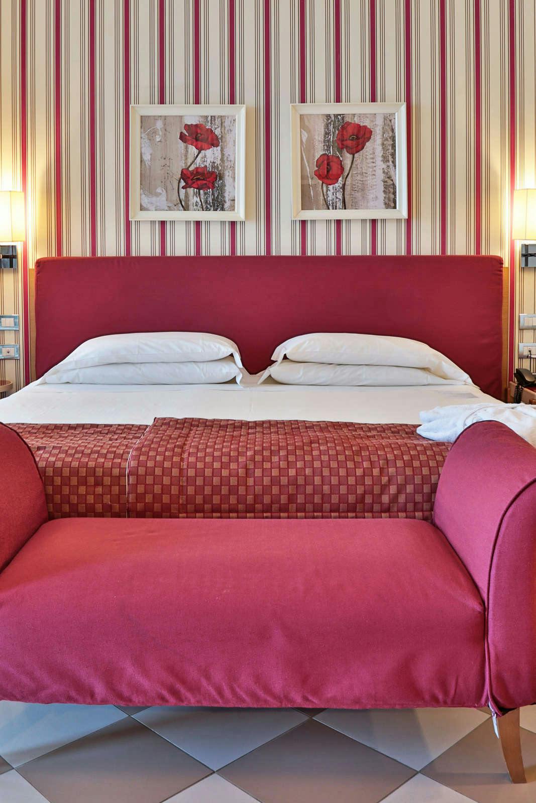 Hotel UNAHOTELS The One Milano Hotel and Residence photo 1