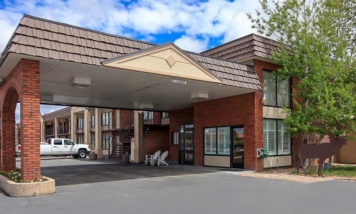 Americas Best Value Inn Roosevelt Ballard