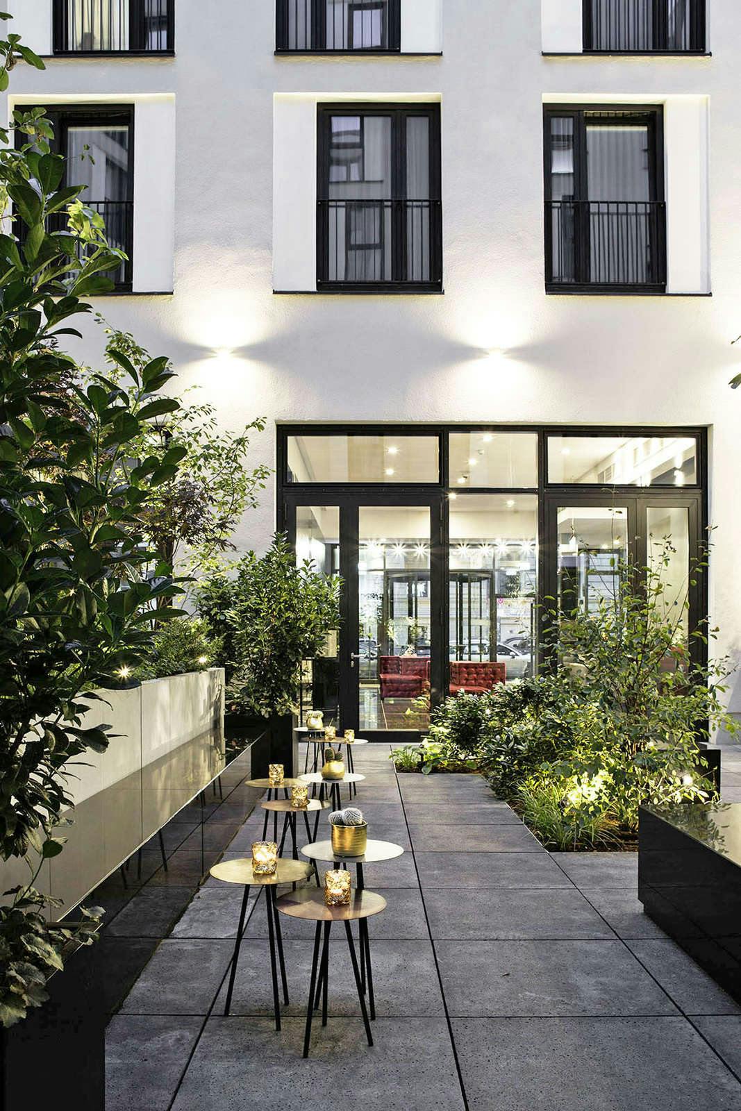 Hotel AMANO Grand Central photo 3