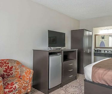Quality Inn Suites Kissimmee By The Lake Orlando Hoteltonight
