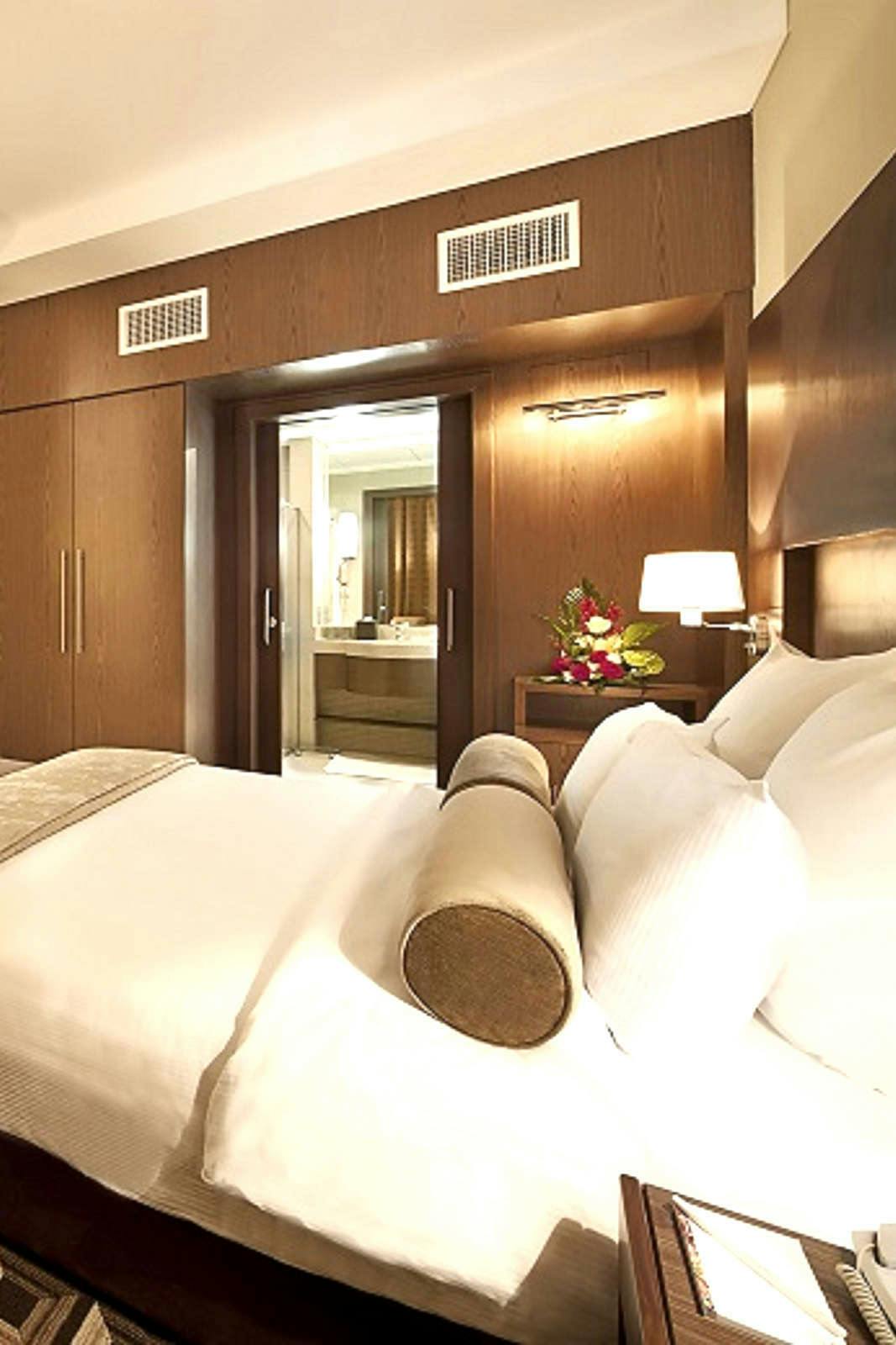 Hotel Oaks Liwa Executive Suites photo 1