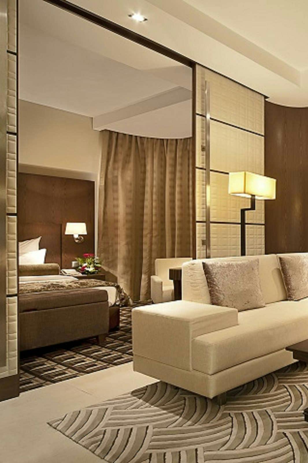 Hotel Oaks Liwa Executive Suites photo 2