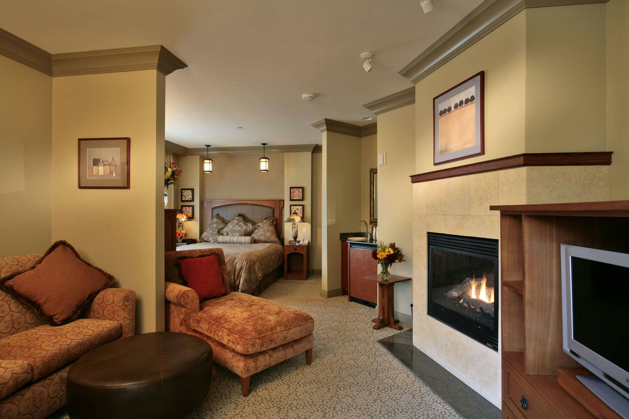 Hotel Avila Village Inn photo 2