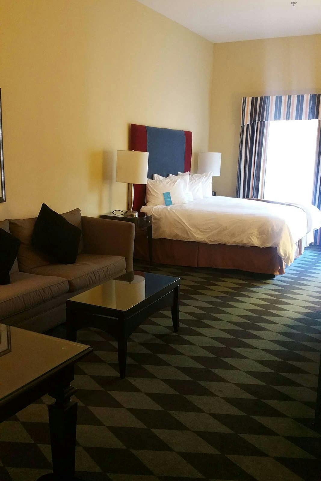 Hotel Plaza Inn &amp; Suites at Ashland Creek photo 3