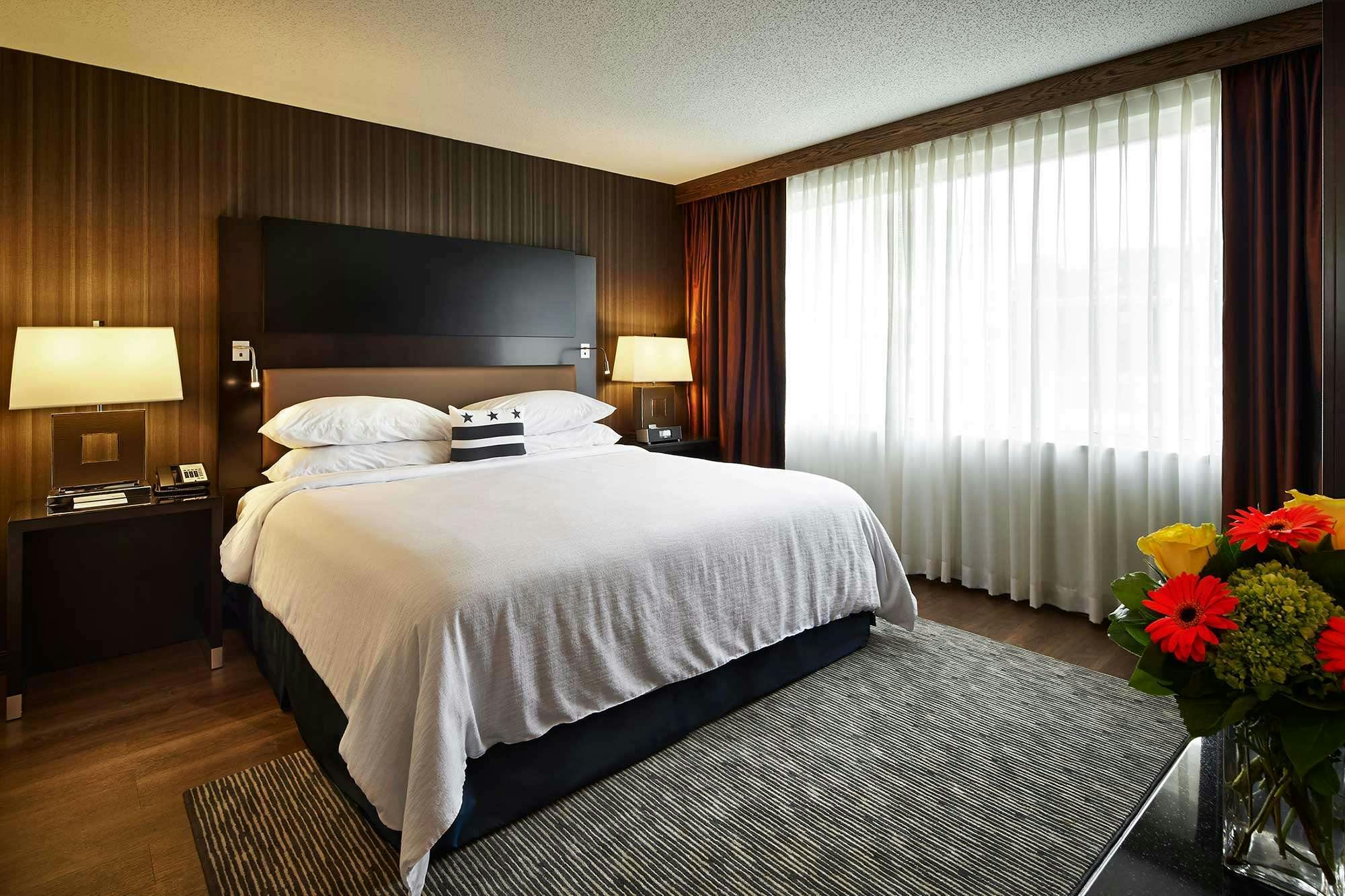 Hotel Embassy Suites by Hilton Washington DC Chevy Chase Pavilion photo 1